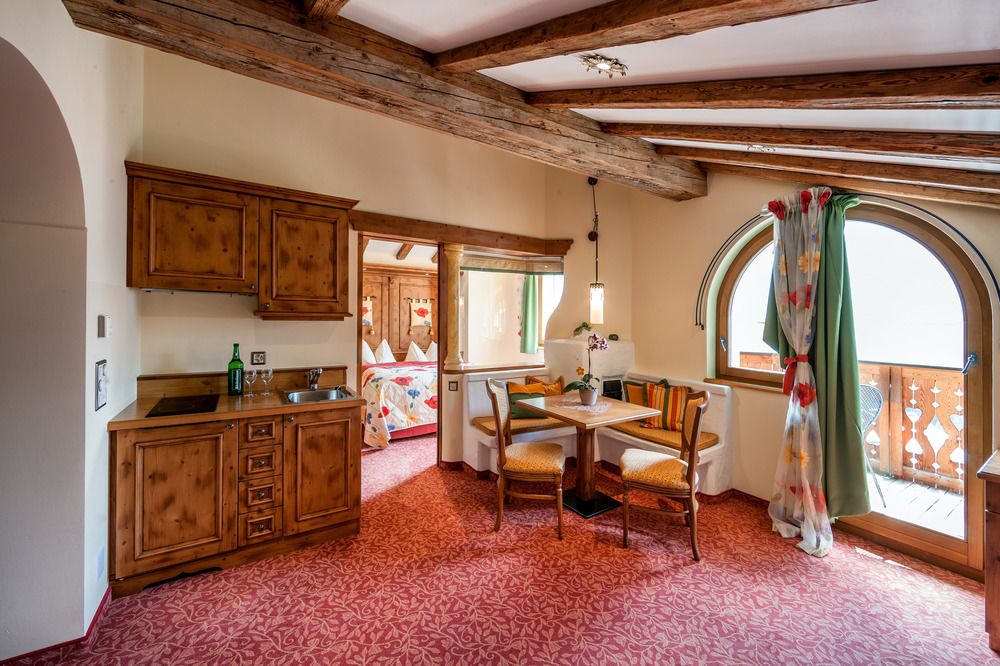 Belarosa Suiten & Wellness Exteriör bild